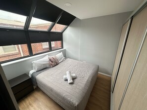 1 bedroom, iron/ironing board, free WiFi, bed sheets - One Bedroom Spa Apartment (Hamilton)