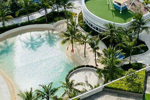 Solei Oak: Pet Friendly Studio with Netflix, Boardgames, Beach & Mt. Arayat View