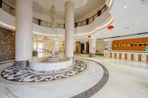 Shishi Laiya Fortune Hotel (Quanzhou South Railway Station)