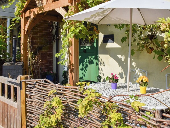 Property grounds - 3 bedroom accommodation in Foulsham (Foulsham)