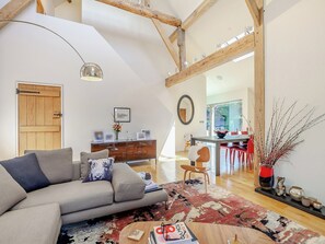 Living area - 4 bedroom accommodation in Shortgate, Lewes (Shortgate, Lewes)