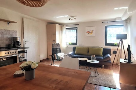 Smart TV, books. Gemütliche Ferienwohnung im Bergischen - Nähe Köln/bonn Haustierfreundlich!