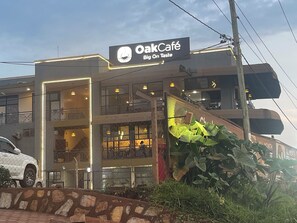 Pemandangan kota dari properti