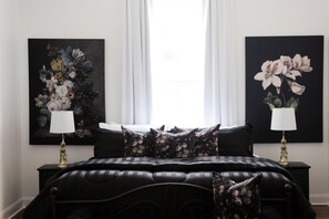 4 soverom, skrivebord, strykejern/-brett og wi-fi (inkludert)