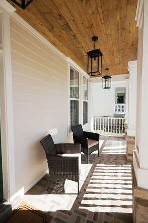 Terrace/patio - Luxury Chic Victorian • Big Groups • BACH • Pets (Nashville)