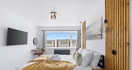 Seaside Escape: Warm & Cosy Winter Getaway by the Sea