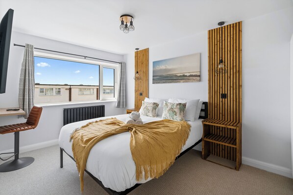 3 bedrooms, iron/ironing board, travel cot, WiFi