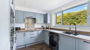 Fridge, microwave, oven, dishwasher