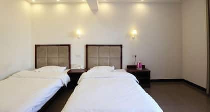 Xinzheng Yujiayu Express Hotel (Shuanghu Avenue Engineering College)