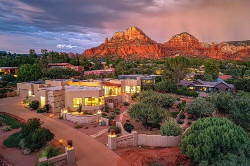 Panoramic Sedona Views, Game Room, Pool, Hot Tub!