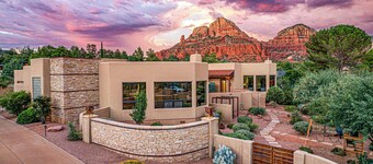 Panoramic Sedona Views, Game Room, Pool, Hot Tub!