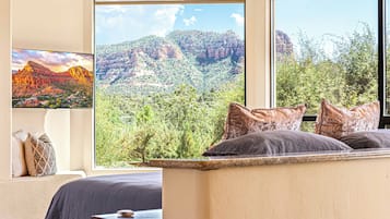 4 Schlafzimmer, Schreibtisch, Bügeleisen/Bügelbrett, Reisekinderbett