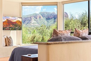 4 bedrooms, desk, iron/ironing board, travel cot - Panoramic Sedona Views, Game Room, Pool, Hot Tub! (Sedona)
