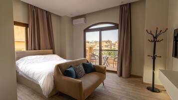 Deluxe Double Room | 1 bilik tidur, langsir/tirai gelap terus, kalis bunyi