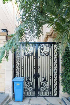 Entrée de l’hébergement