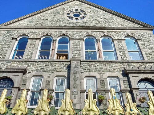 5 bedroom accommodation in Criccieth