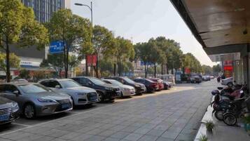 Self-parking (surcharge)