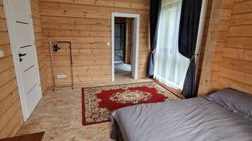 1 slaapkamer, een strijkplank/strijkijzer, gratis wifi, beddengoed
