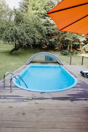 Outdoor pool, a heated pool