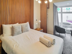 3 bedrooms, free WiFi, bed sheets