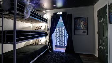 3 bedrooms, desk, iron/ironing board, free WiFi