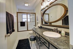 Shower, jetted tub, hair dryer, towels