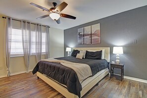 3 soverom, skrivebord, strykejern/-brett og wi-fi (inkludert)