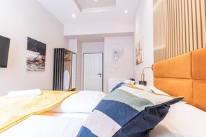 4 bedrooms, WiFi, bed sheets