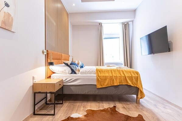 4 bedrooms, WiFi, bed sheets