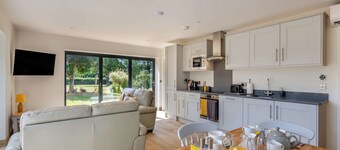 2 bedroom accommodation in Creech St Michael