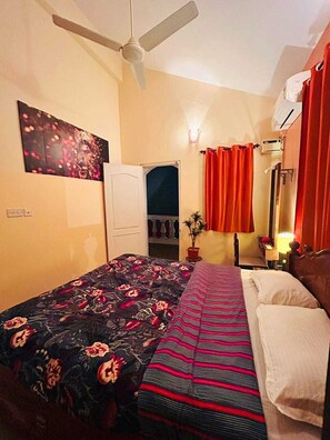 2 habitaciones, tabla de planchar con plancha, wifi y ropa de cama 