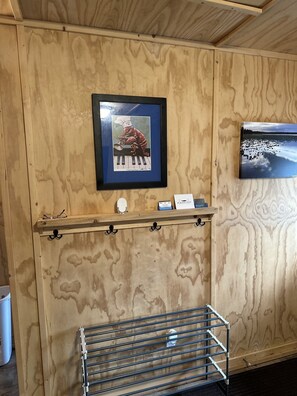 Interior - Kasilof King Cabins - Iliamna Cabin (Kasilof)