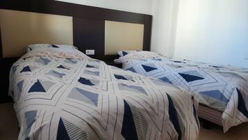 3 chambres, bureau, fer et planche Ă repasser, Wi-Fi gratuit