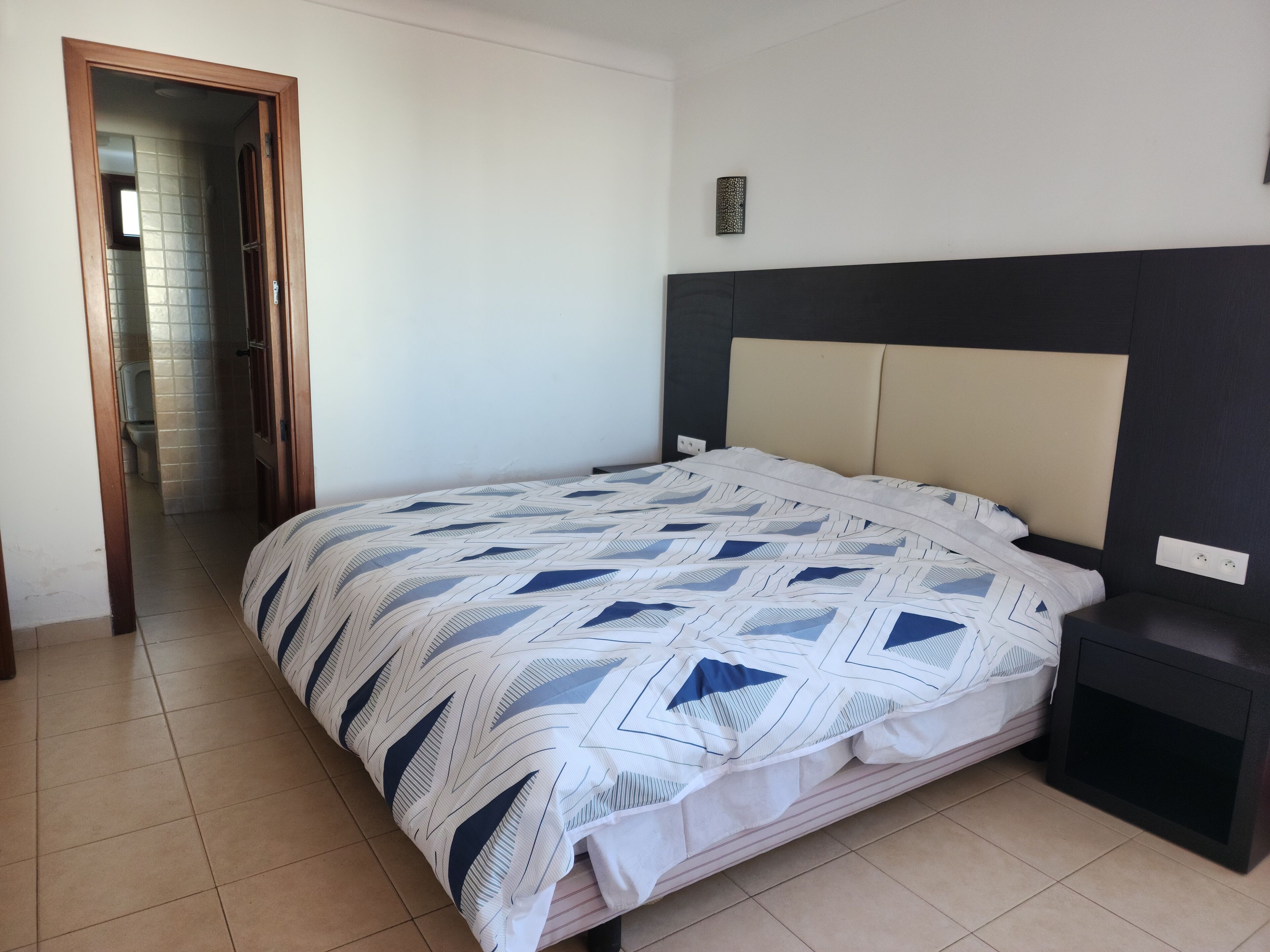3 dormitorios, escritorio, tabla de planchar con plancha y wifi gratis