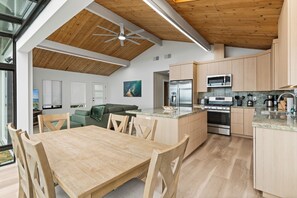 Interior - Gorgeous hillside home with ocean views! (Moss Beach)