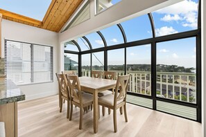 Dining - Gorgeous hillside home with ocean views! (Moss Beach)