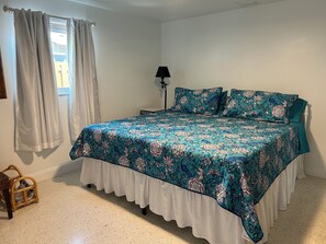 3 عدّة غرف نوم ومكواة/لوح كي وواي فاي وملاءات أسرّة