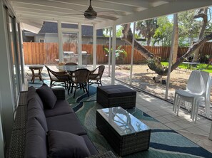 屋外ダイニングエリア