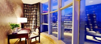 Huanuo Xinjinglun International Hotel