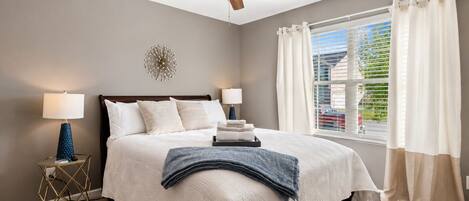 4 bedrooms, desk, iron/ironing board, free WiFi