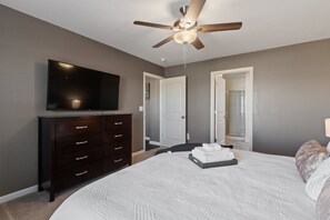 4 bedrooms, desk, iron/ironing board, free WiFi