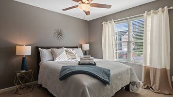 4 habitaciones, escritorio, tabla de planchar con plancha y wifi gratis