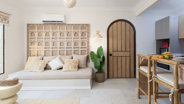 Smart TV, video library - "Grand Museum view: Earthy historic1-bedroom apartment in Giza with AC, WiFi (Giza)