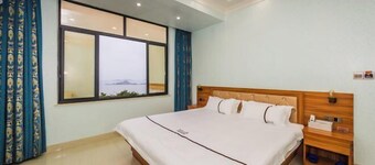 Weizhou Island Rainbow Hotel