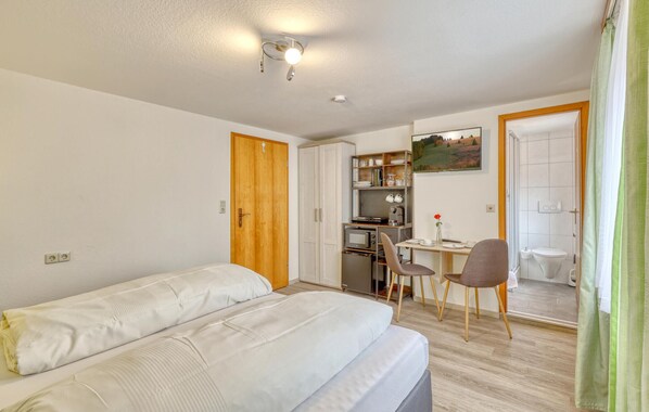 1 Schlafzimmer, Reisekinderbett, kostenloses WLAN, Bettwäsche