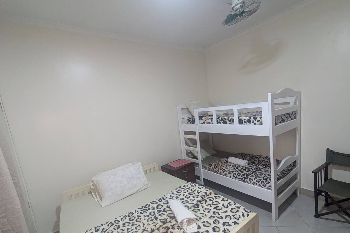 Phòng Tiêu chuẩn, 3 giường đơn | 1 phòng ngủ, bộ đồ giường kháng dị ứng, màn/rèm cản sáng