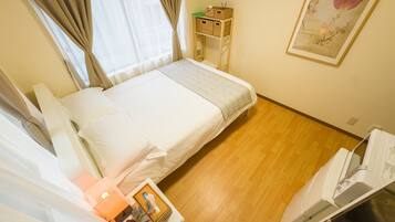 1 habitación, wifi y ropa de cama