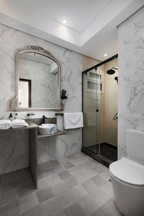 Shower, hair dryer, towels, soap
