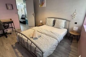 1 bedroom, iron/ironing board, travel crib, WiFi