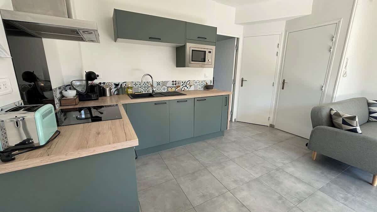 Microones, forn, placa de cuina i rentaplats 